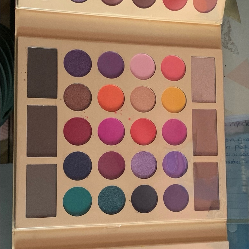 Pro lux pallets